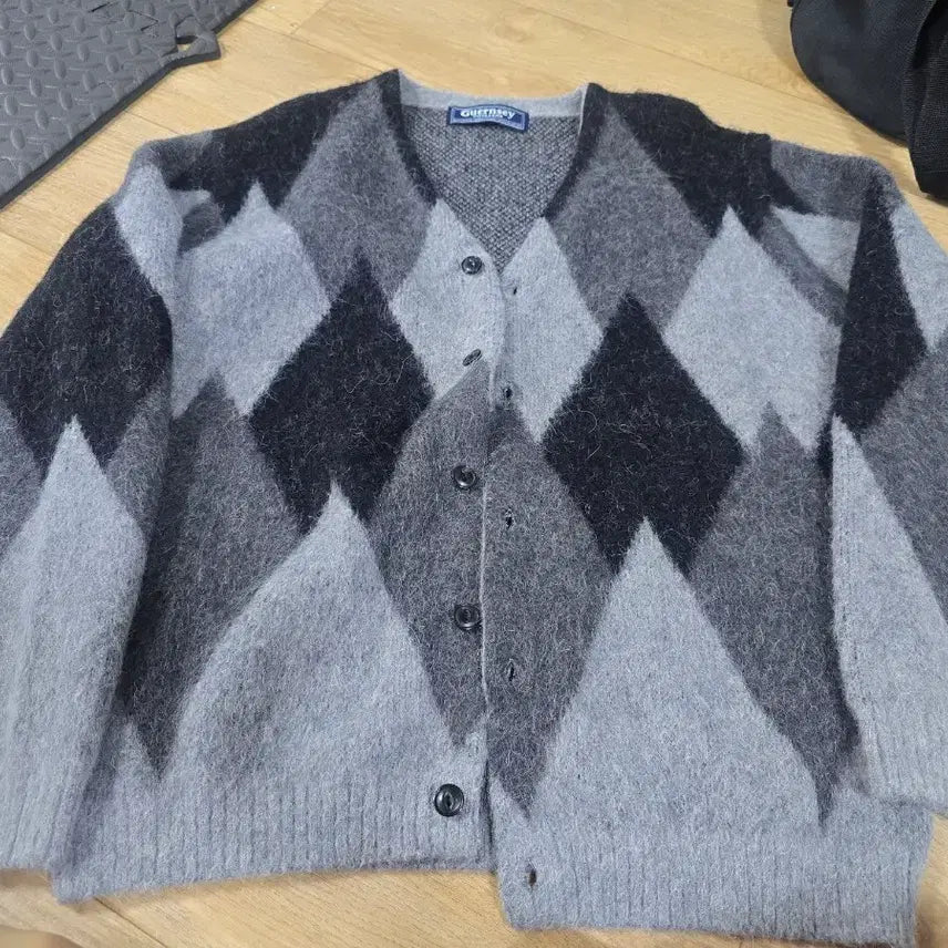 [BUNJANG] Guernsey Argyle Pattern Cardigan Sweater (Grey, L) / Guernsey 아가일 패턴 가디건 그레이,홀가먼트 스웨터,스웨터 판매