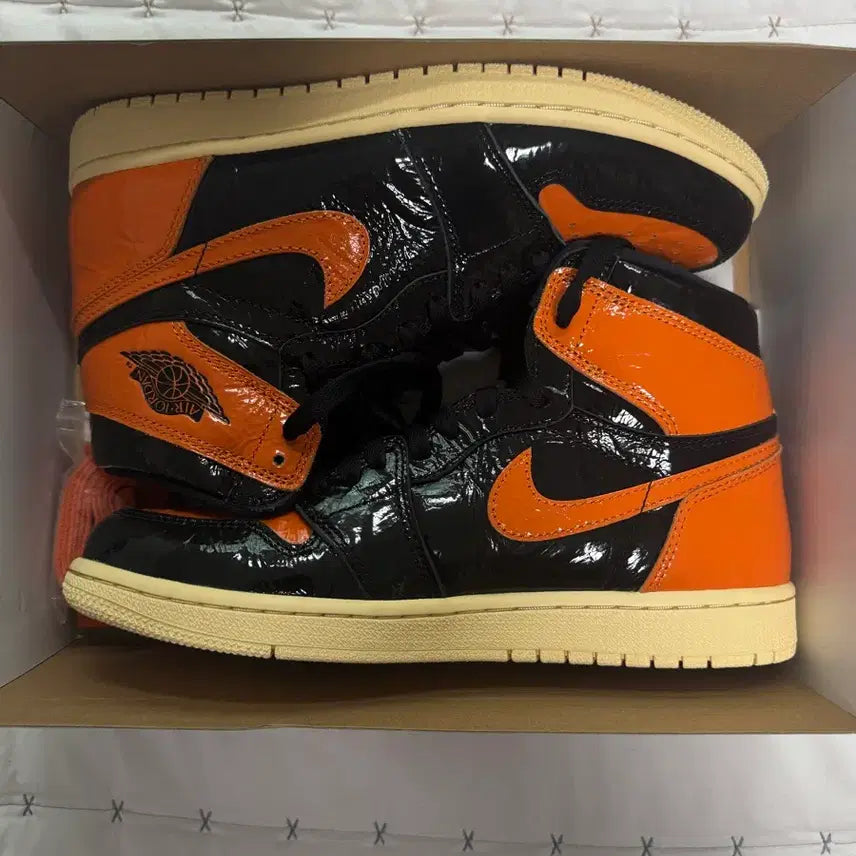 [BUNJANG] Air Jordan 1 Retro High Shattered Backboard 3.0 (260mm) / 에어 조던 1 레트로 하이 쉐터드 백보드 3.0 260