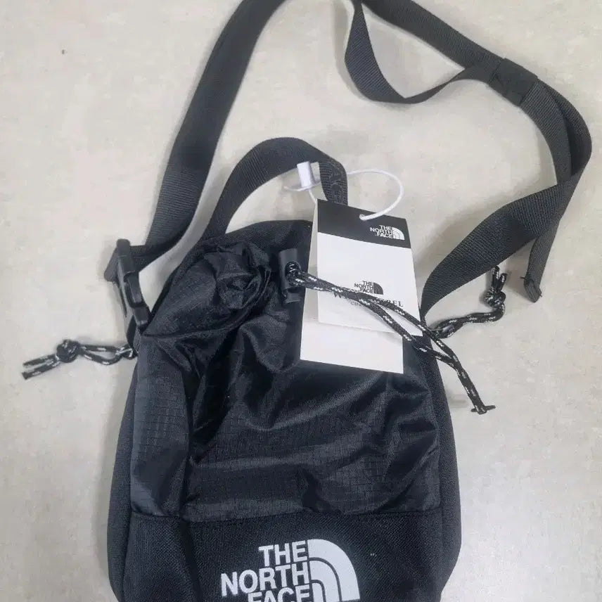 [BUNJANG] The North Face Black Mini Crossbody Bag / 노스페이스 블랙 미니 크로스백 새상품