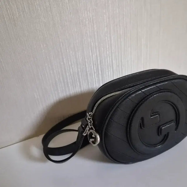 [BUNJANG] Gucci Diagonal Camera Shoulder Bag / 구찌 사선 카메라 숄더백