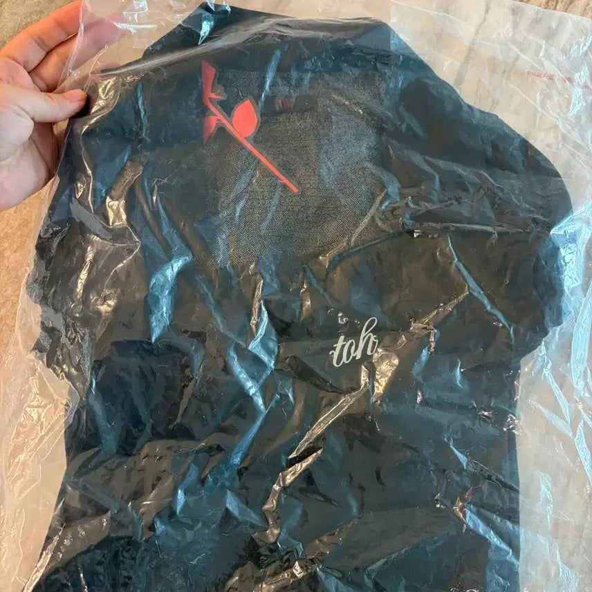 [BUNJANG] Toh Dollytop Goth Black T-Shirt with Puff Sleeves (Sealed) / 미개봉 새상품 toh 돌리탑 고스 블랙 반팔티셔츠 퍼프소매