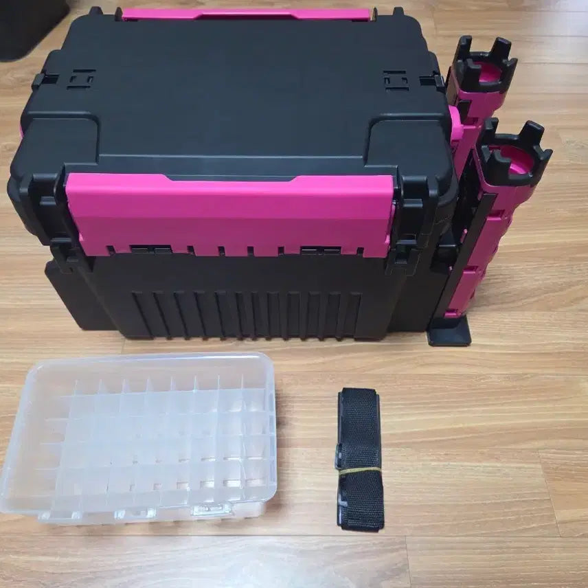 [BUNJANG] Fishing Tackle Box with Rod Holders and EGI Tray - Pink (New) / 새상품 낚시 태클 박스 핑크 (로드홀더2, 에기트레이 포함)