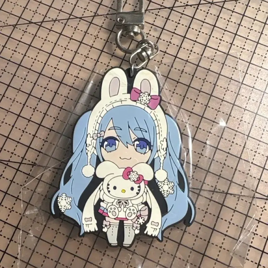 [BUNJANG] Hello Kitty Snow Miku Rubber Charm Keychain / 17일만 0.9홋카이도 헬로키티 스노우 미쿠 러버참 키링