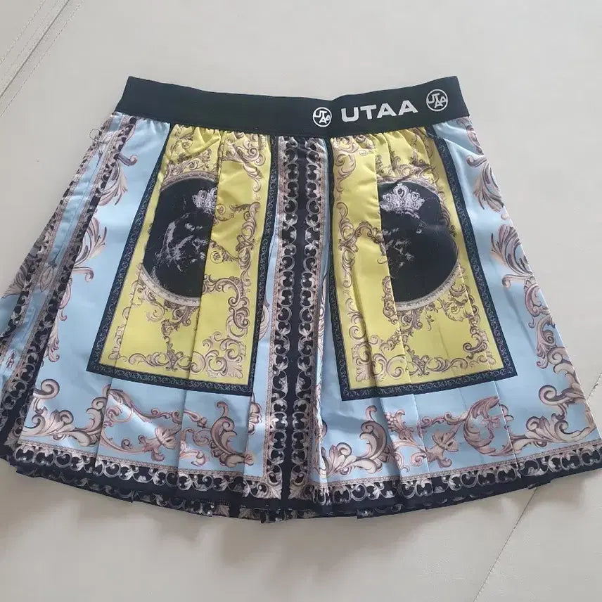 [BUNJANG] UTAA Baroque Pattern Pleated Skirt / UTAA 유타 플리츠 스커트 새상품