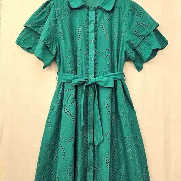 [BUNJANG] Vivid Green Punching Wing Sleeve Dress / [새상품] 비비드 그린 펀칭 날개소매 원피스