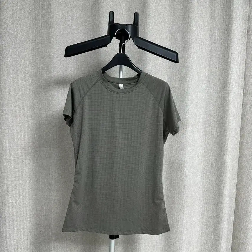 [BUNJANG] Xexymix Women's Short Sleeve T-Shirt Size M / 잭시믹스 여자 반팔 M