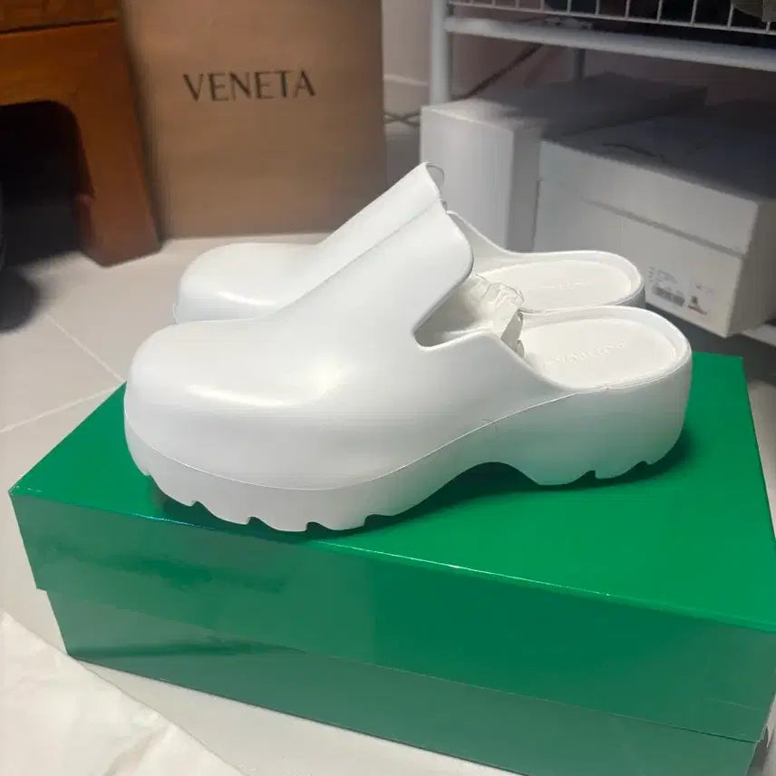 [BUNJANG] Bottega Veneta Rubber Flash Clog Size 42 / [42] 보테가 베네타 러버 플래쉬 클로그 새상품
