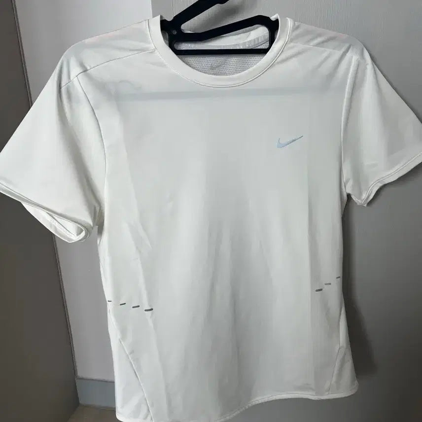 [BUNJANG] Nike White Performance Short Sleeve T-Shirt (XS) / 나이키 화이트 기능성 반팔 티셔츠(xs)