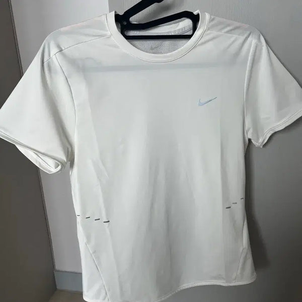 [BUNJANG] Nike White Performance Short Sleeve T-Shirt (XS) / 나이키 화이트 기능성 반팔 티셔츠(xs)