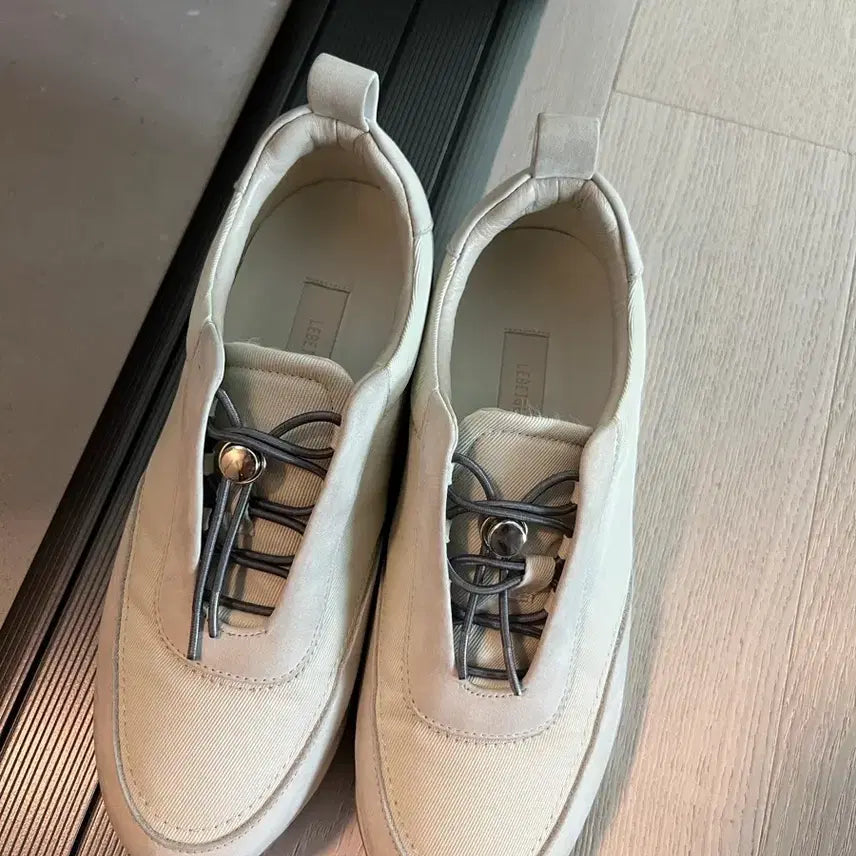 [BUNJANG] LEBESIGE Height Increasing Suede Sneakers (235) / 르베이지 키높이 스니커즈(235)