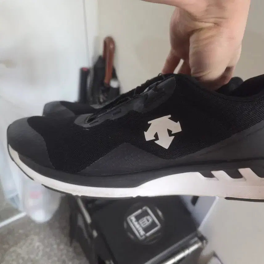 [BUNJANG] Descente Black Men's Running Shoes / 데상트 블랙 남성 운동화 런닝화 270