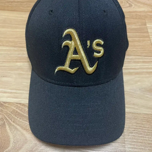 [BUNJANG] MLB Black Ball Cap S-M / MLB  볼캡 S-M 블랙 골드 57