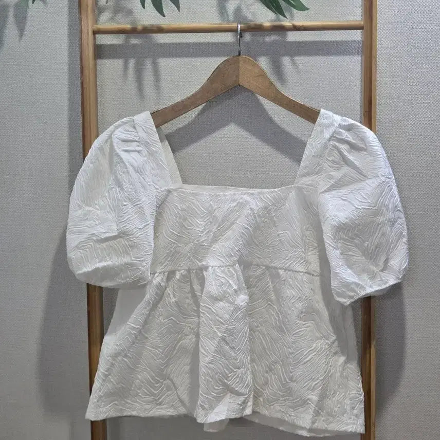 [BUNJANG] PEONIST Square Neck Puff Sleeve Blouse / 스퀘어넥 블라우스