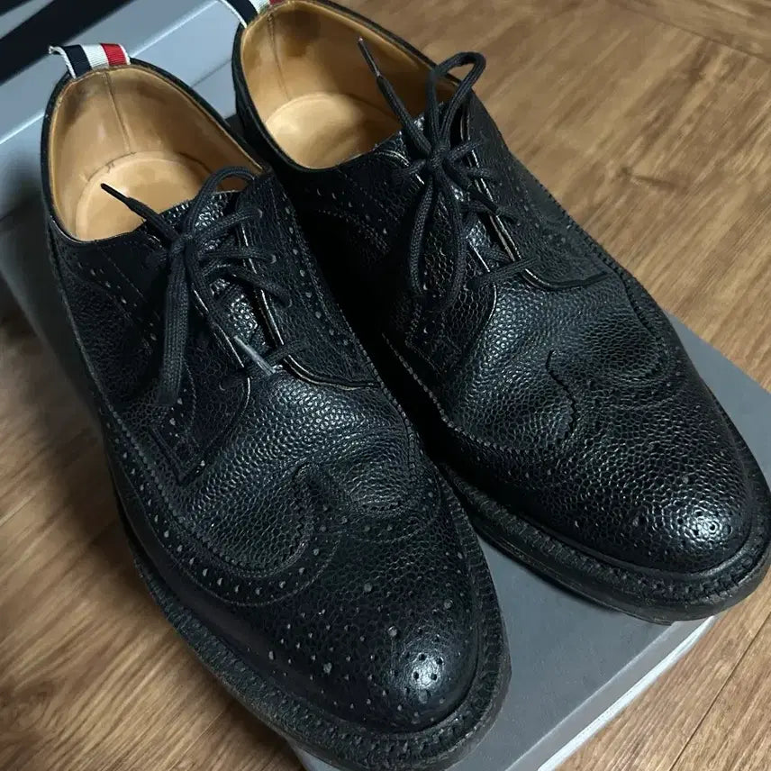 [BUNJANG] Thom Browne Pebble Wingtip Welt Sole Shoes / [US 8.5] 톰브라운 페블 윙팁 웰트 솔 홍창