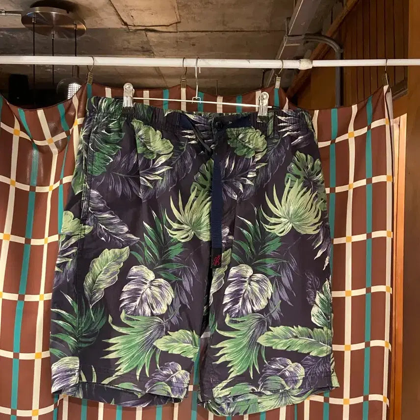 [BUNJANG] Gramicci Tropical Pattern Shorts / 그라미치 트로피컬 패턴 반바지