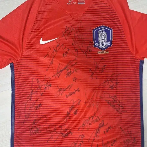 [BUNJANG] Russia World Cup Team Signed Jersey / 국대 사인 유니폼팝니다.