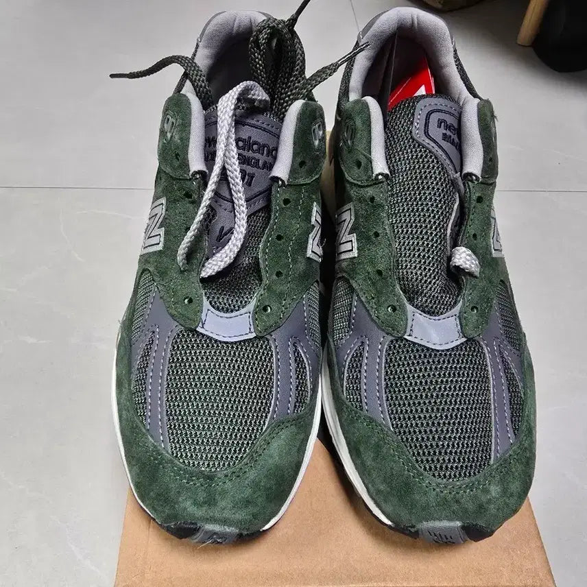 [BUNJANG] New Balance 991v2 Kombu Green Made in UK Sneakers / (공홈 새상품)뉴발란스 991v2 콤부그린