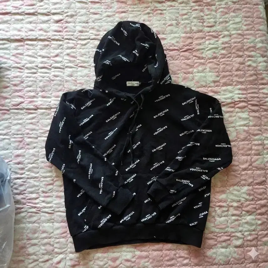 [BUNJANG] Balenciaga All Over Logo Hoodie Black XL / 발렌시아가 올오버 로고 후드티 블랙 XL