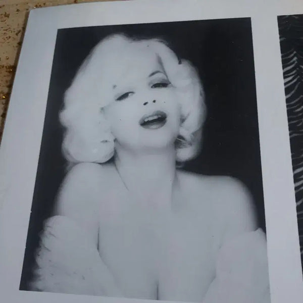 [BUNJANG] Marilyn Monroe Autograph with Certificate of Authenticity / 미국여배우제2의 마린몬로 마리린 마에엔