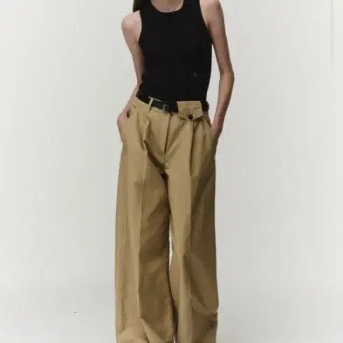 [BUNJANG] Noirre PourFemme Multi Ribbed Sleeve Sleeveless Knit Top / 노이어 포우먼 넥니트 나시,멀티 리브드 슬리브 끈나시