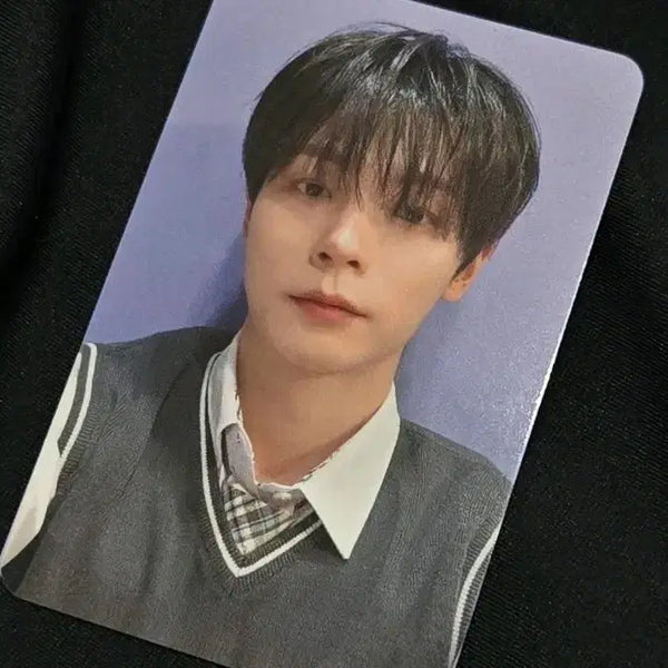 [BUNJANG] Lucy Shin Yechan School Uniform Ver. Photocard / 루시 신예찬 대면 당첨자용 포카 교복 ver.