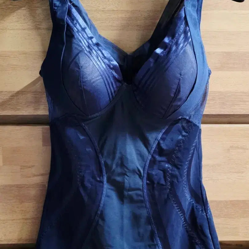 [BUNJANG] Body Shaper Camisole with Built-in Bra (2-Pack) / (새상품) 브라 캐미솔 바디쉐이퍼 보정속옷 보정웨어 2개