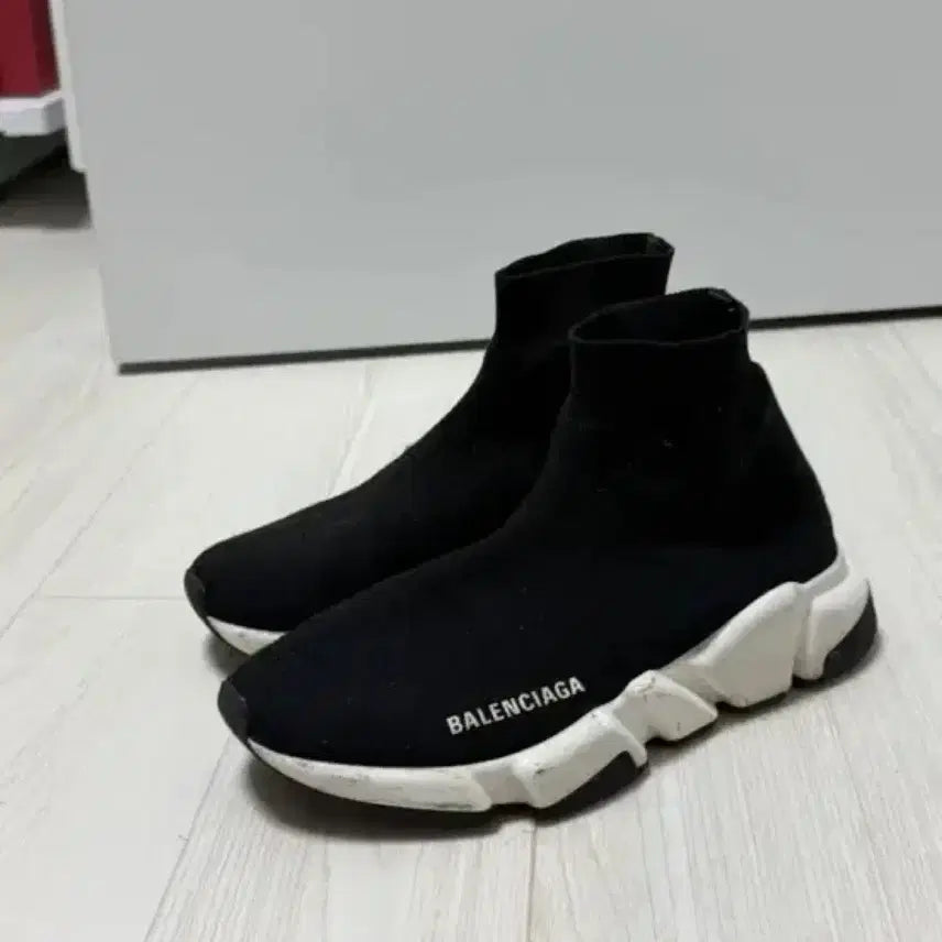 [BUNJANG] Balenciaga Speed Trainer Black and White / 발렌시아가 스피드러너 흰검 37(240)