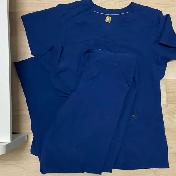[BUNJANG] Peaches and Cream Navy Scrub Set / 피치스 앤 크림 네이비색 스크럽 세트 간호복