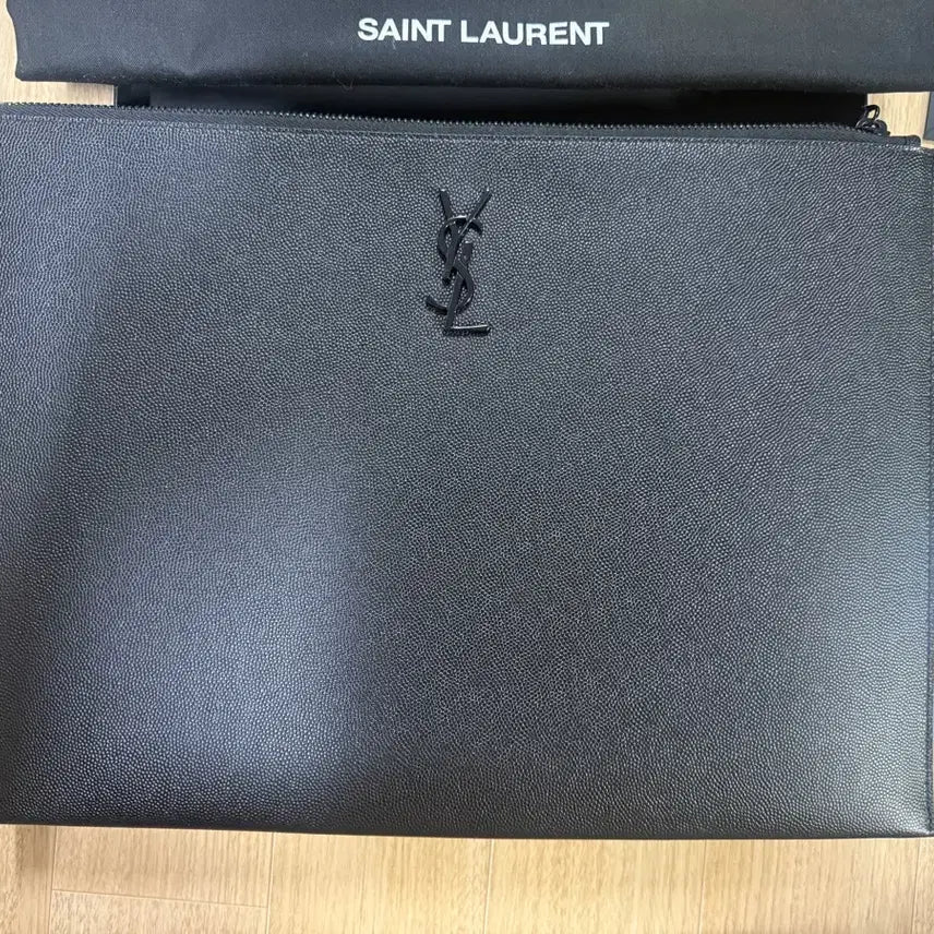 [BUNJANG] Saint Laurent Black Logo Large Clutch / [새상품] 생로랑 블랙 로고 남성 클러치 라지