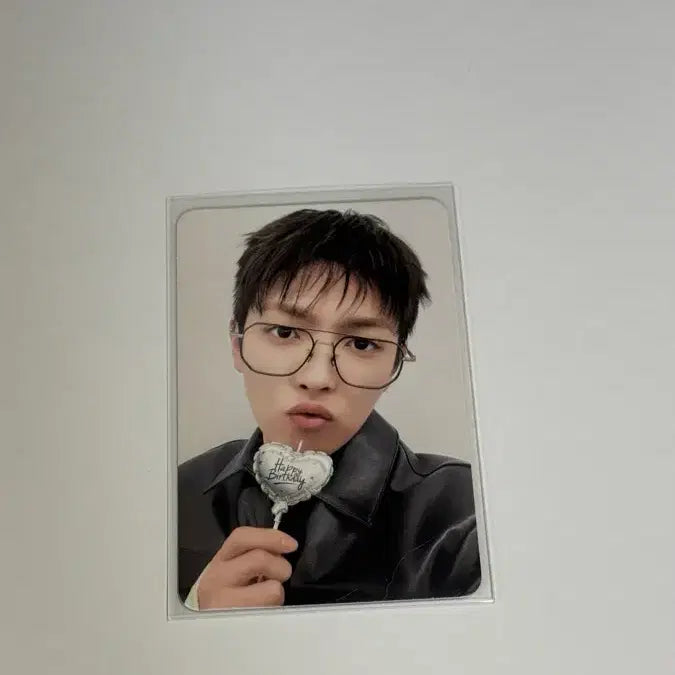 [BUNJANG] Ateez Hongjoong Photocard / 비알머드 에이티즈 포카 홍중