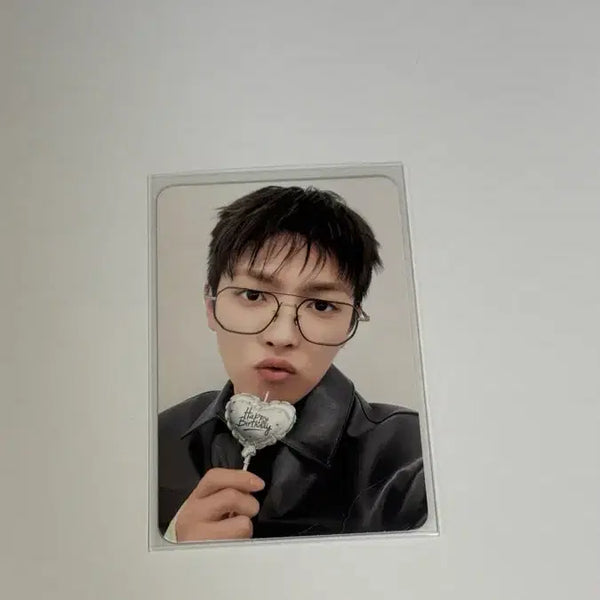 [BUNJANG] Ateez Hongjoong Photocard / 비알머드 에이티즈 포카 홍중