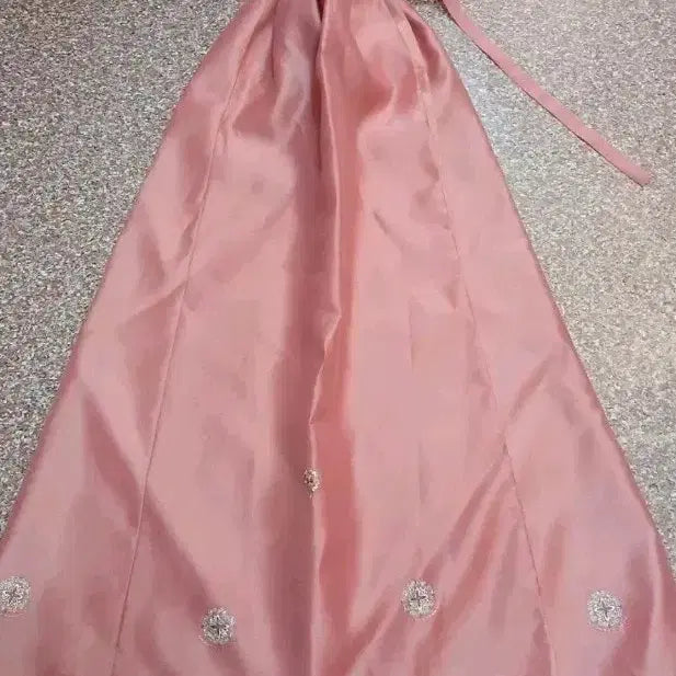 [BUNJANG] Silk Hanbok Skirt with Pink Floral Embroidery / 본견 한복치마