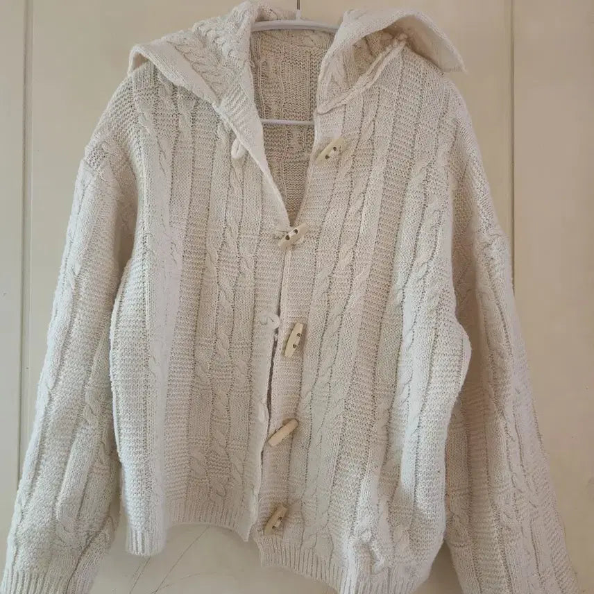 [BUNJANG] Ivory Cable Knit Hooded Cardigan / 아이보리 꽈배기 니트 후드 가디건