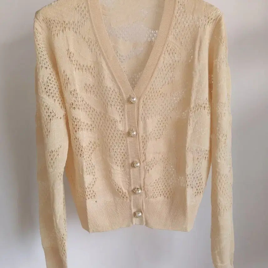 [BUNJANG] OBZE Punch Jacquard V-neck Cardigan / 오/브/제 펀칭 자가드 브이넥 가디건