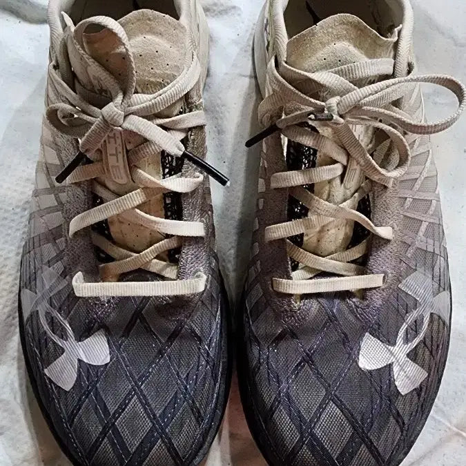 [BUNJANG] Under Armour Flow Running Shoes Size 270 / 언더아머 F로우 러닝화 사이즈270 가볍고 편해요 세탁하세요