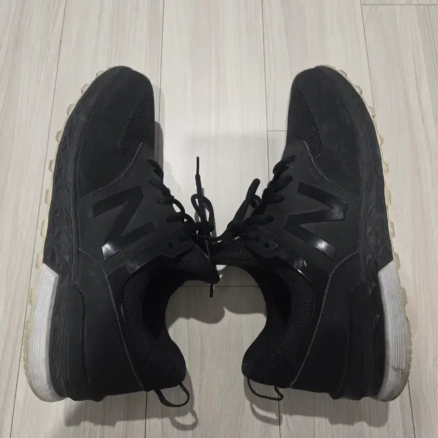 [BUNJANG] New Balance 574 All Black Sneakers / 뉴발란스 574 올블랙 운동화 270