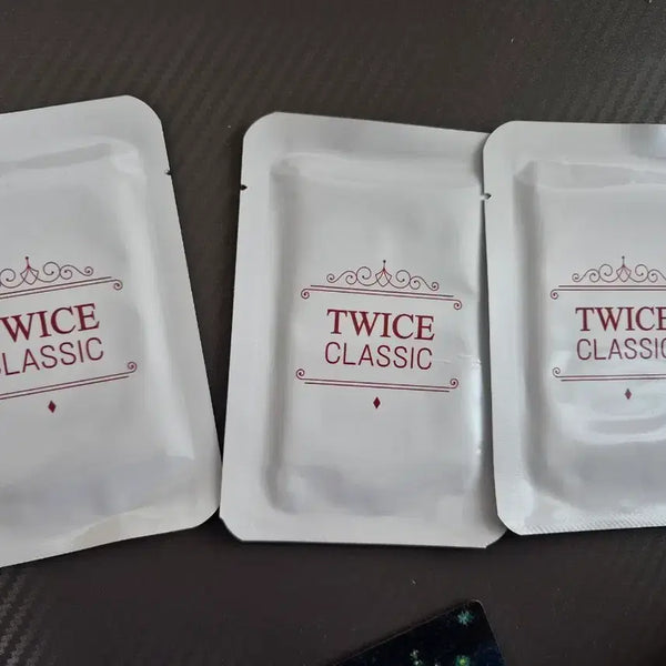 [BUNJANG] TWICE CLASSIC Trading Card (Sealed) / 트와이스 TWICE CLASSIC 트래이딩 카드 미개봉