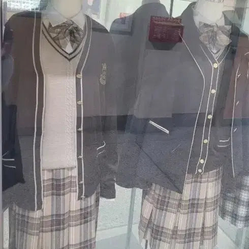 [BUNJANG] Seoul Girls High School Winter Uniform Set - Shirt, Skirt, Vest / 서울여고 동복 셔츠 치마 조끼 판매 해요