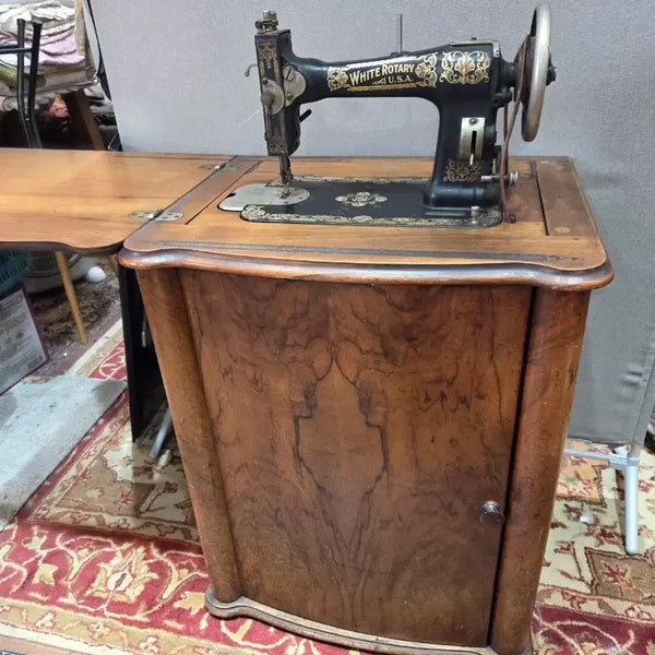 [BUNJANG] 100-Year-Old Vintage White Rotary Sewing Machine / 100년된 빈티지 재통틀