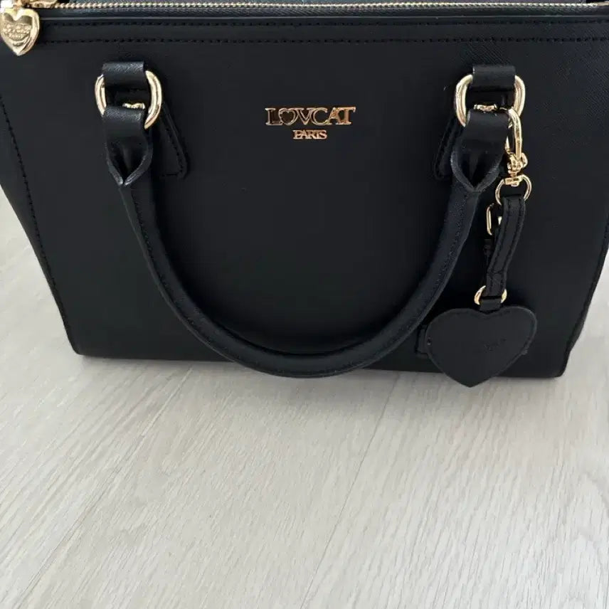 [BUNJANG] Lovecat Black Tote Bag with Heart Charm / 러브캣 블랙 토트백 하트참 장식