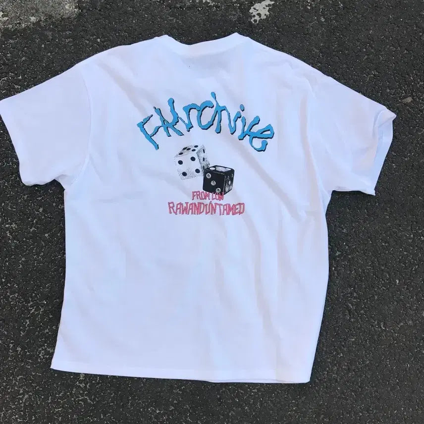 [BUNJANG] Farfromwhat Graffiti Dice Graphic T-Shirt / [1] farfromwhat 그래피티 다이스 그래픽 티셔츠