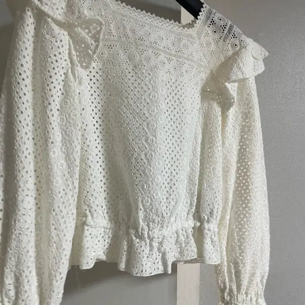 [BUNJANG] Sandro Punching Lace Blouse / 산드로 펀칭 레이스 블라우스 55