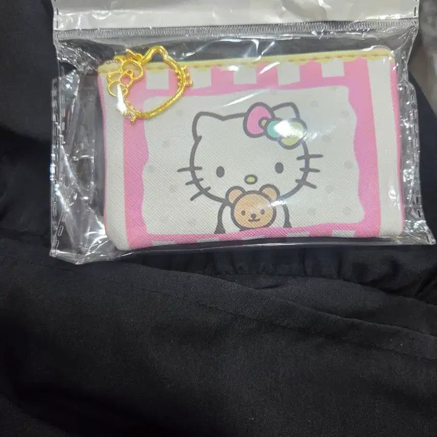 [BUNJANG] Hello Kitty Pouch & Keychain Set / 헬로키티 파우치 + 키링 새상품