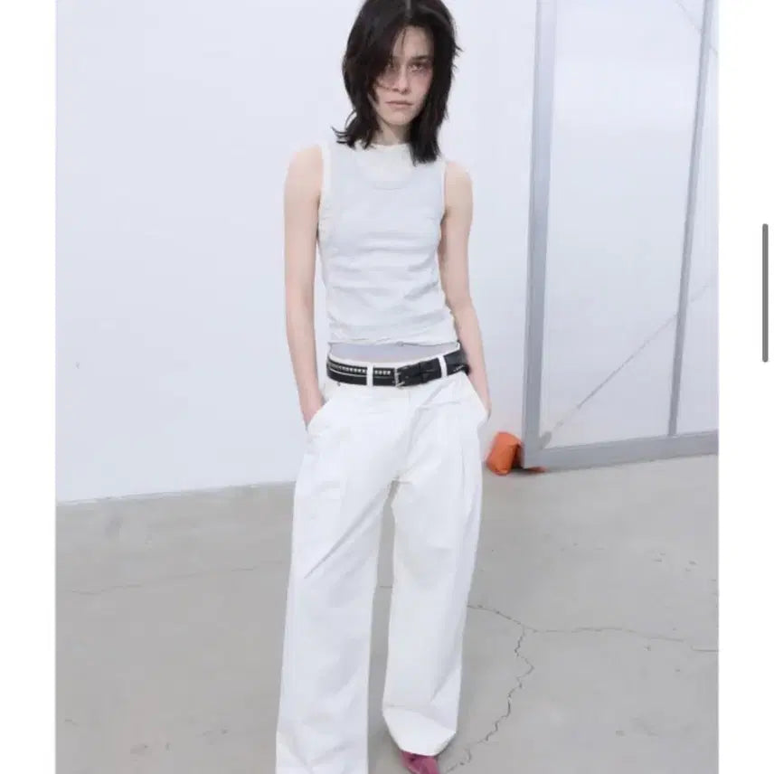[BUNJANG] LCDC Double Layered Sleeveless Top White / lcdc DOUBLE LAYERED SLEEVELESS TOP