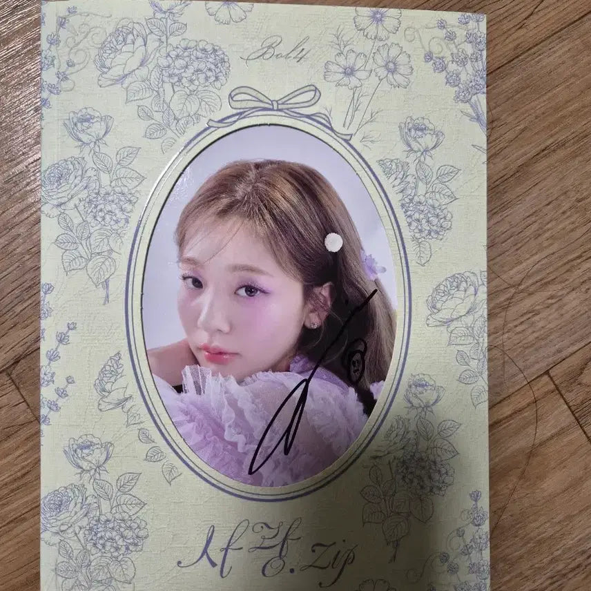 [BUNJANG] Bolbbalgan4 Ahn Jiyoung Love Zip Signed Album / 안지영 사랑zip 싸인앨범