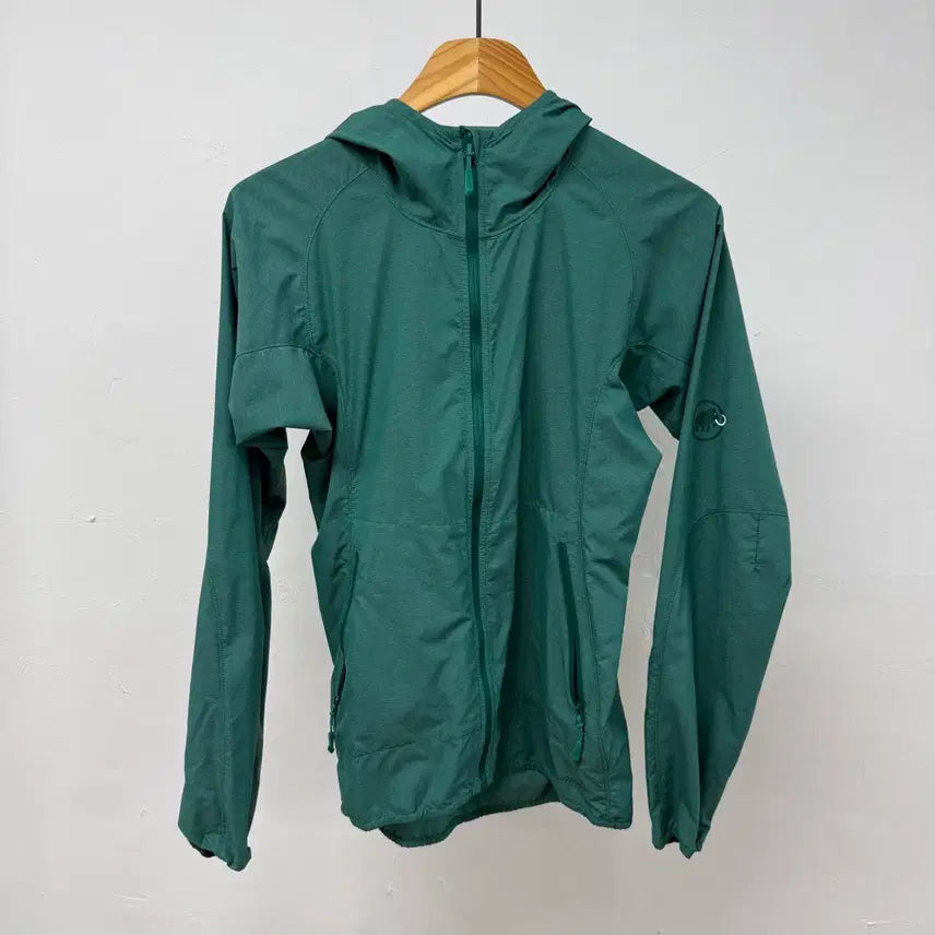 [BUNJANG] Mammut Women's Lightweight Hooded Windbreaker Jacket XS Gorpcore Running Jacket / 마무트 여성 경량 후드 바람막이 자켓 XS 고프코어 러닝자켓 JS58
