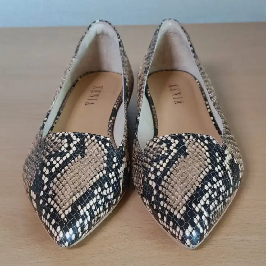 [BUNJANG] Geumgang Jenia 245 Snakeskin Flat Shoes / 금강 제니아 245 뱀피 플랫슈즈