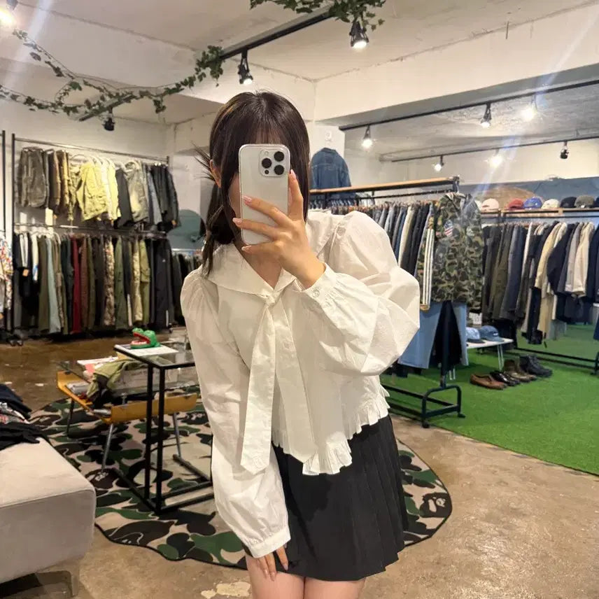 [BUNJANG] Poeto Sailor Collar Blouse / 포에토 세일러 카라 블라우스