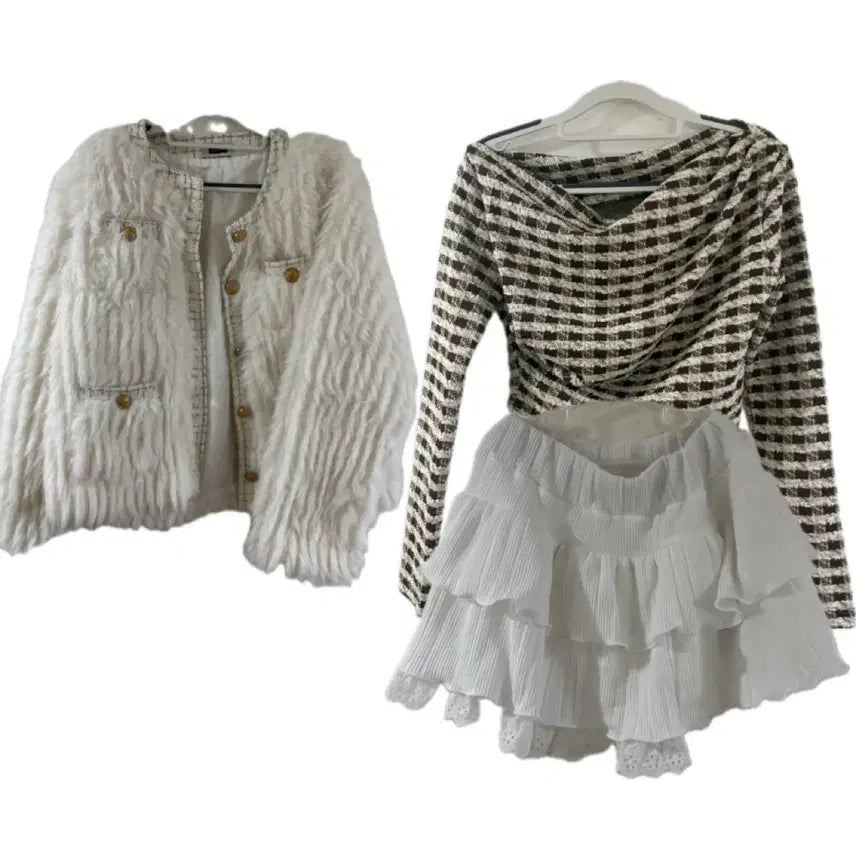 [BUNJANG] 3-Piece Set: Tweed Faux Fur Jacket, Pearl Off-Shoulder Top, Lace Layered Mini Skirt / 연말 코디 쓰리세트