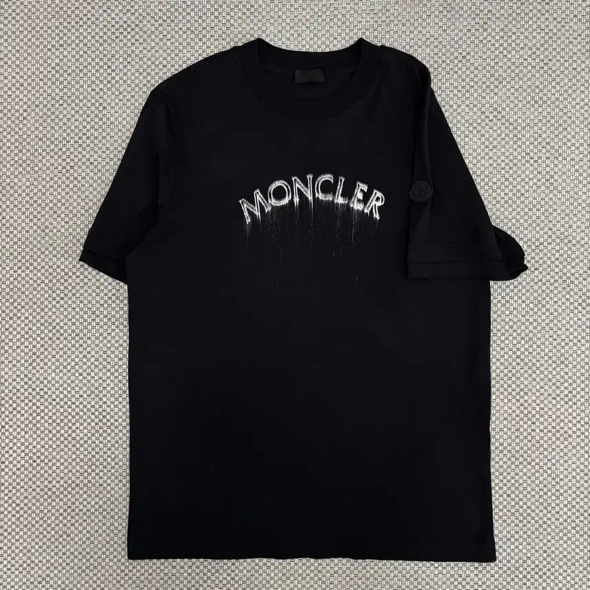 [BUNJANG] Moncler Black Logo Patch Short Sleeve T-Shirt / [L]몽클레어 블랙와펜 반팔티